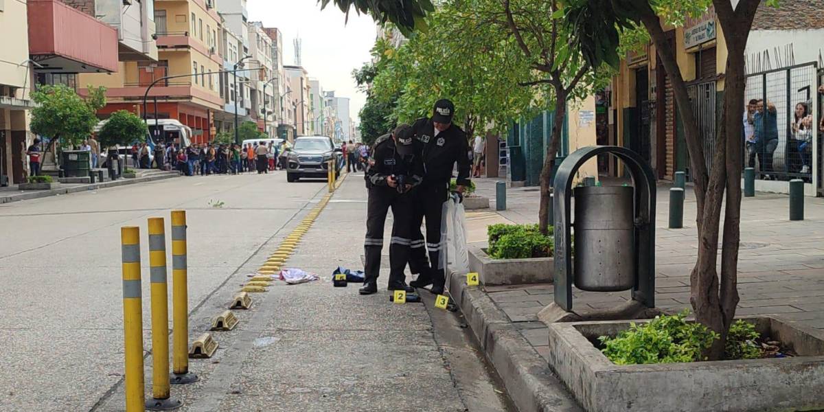 La Policía mata a un delincuente tras un asalto en el centro de Guayaquil