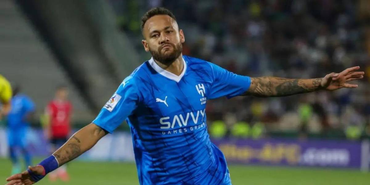 Neymar regresa a los terrenos de juego un año después