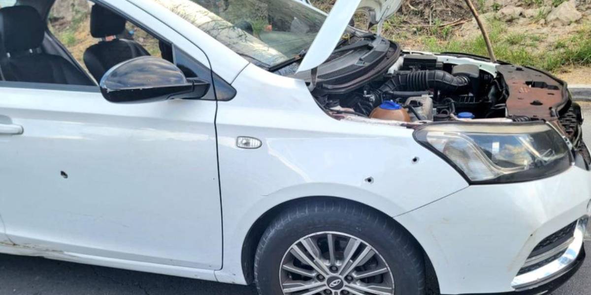 Quito: La Policía recuperó un vehículo reportado como robado tras persecución y balacera