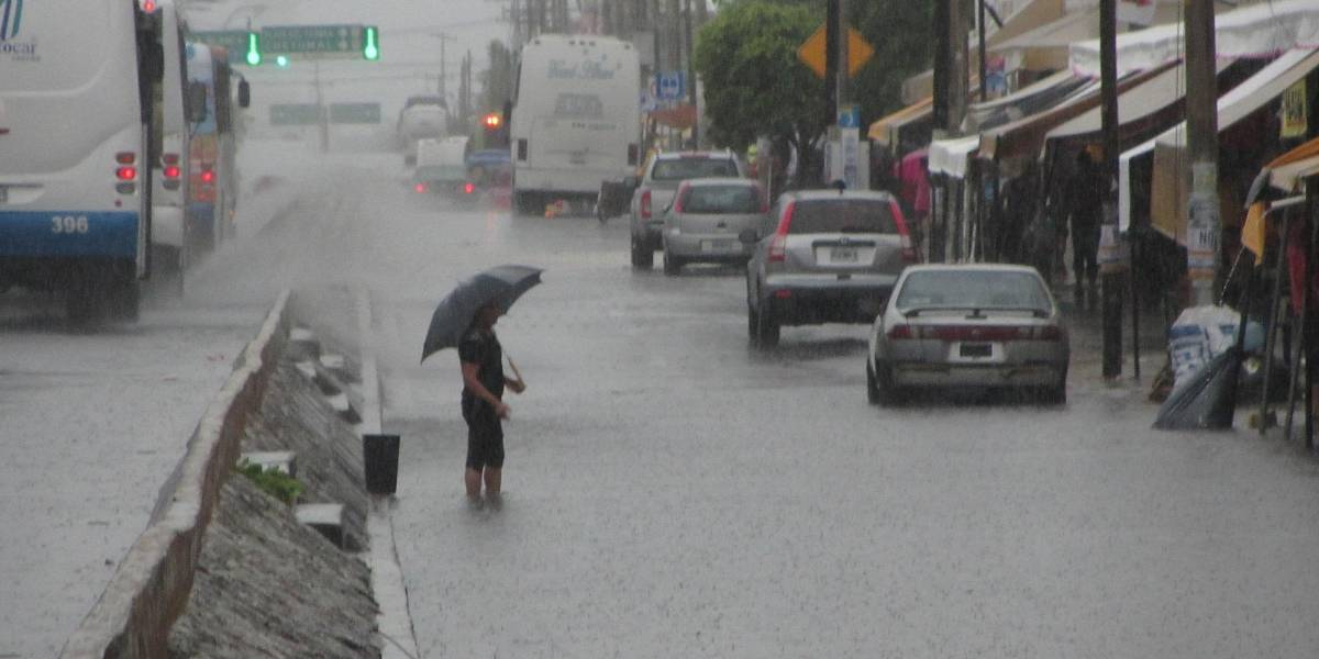 El huracán Milton alcanza categoría 2 y amenaza con fuertes lluvias y vientos a México