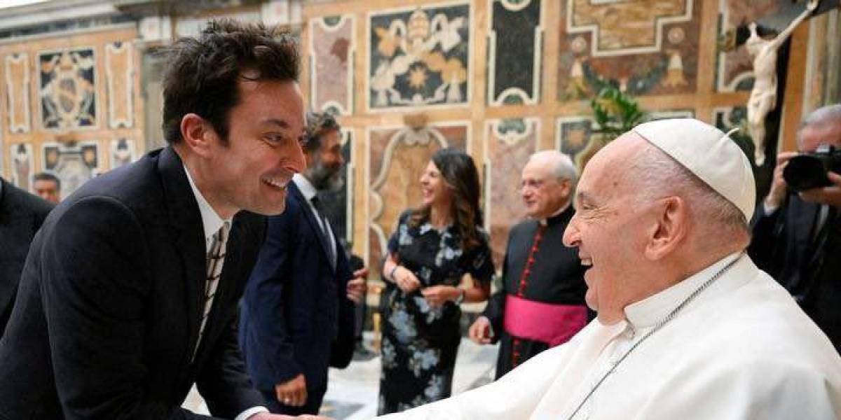 La curiosa reunión de cientos de comediantes con el Papa Francisco en el Vaticano