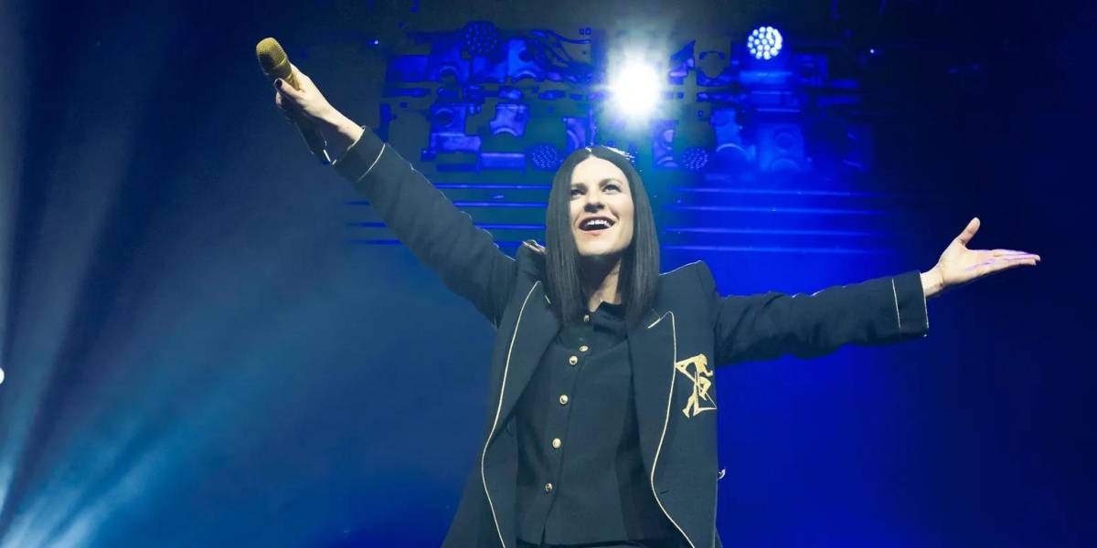 Video | Laura Pausini sufrió una fuerte caída en un concierto