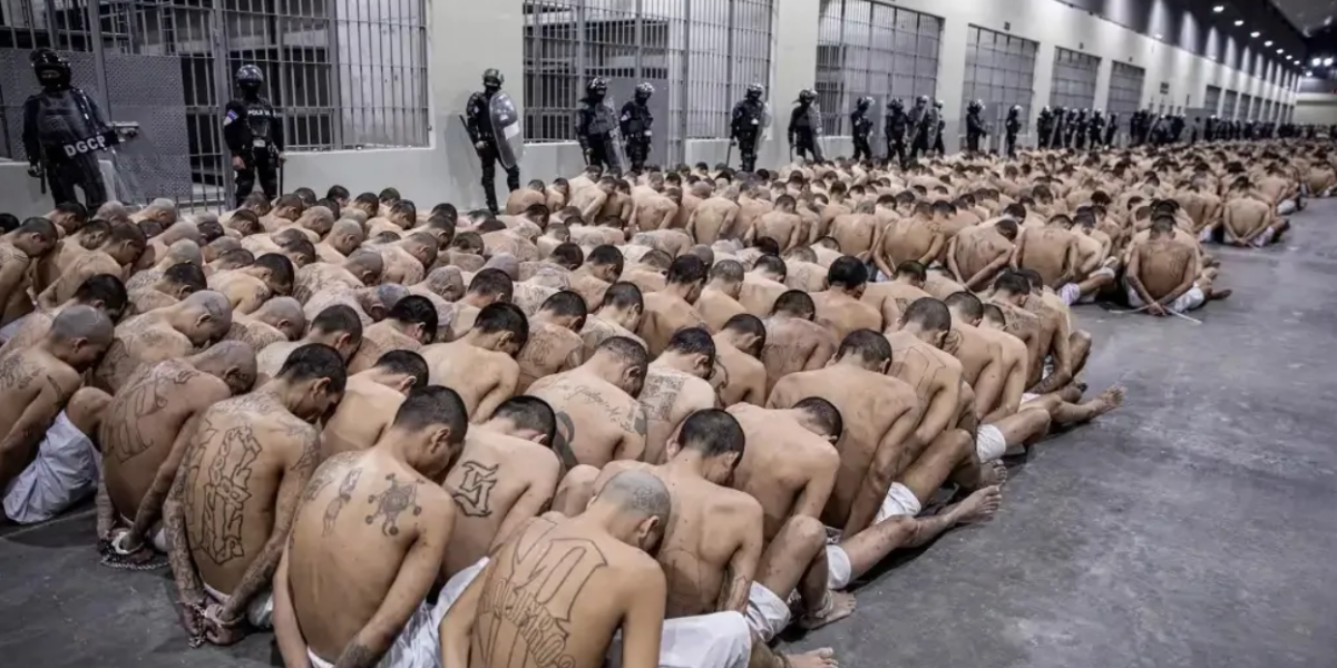 Un pandillero en El Salvador fue sentenciado a 1 400 años de cárcel