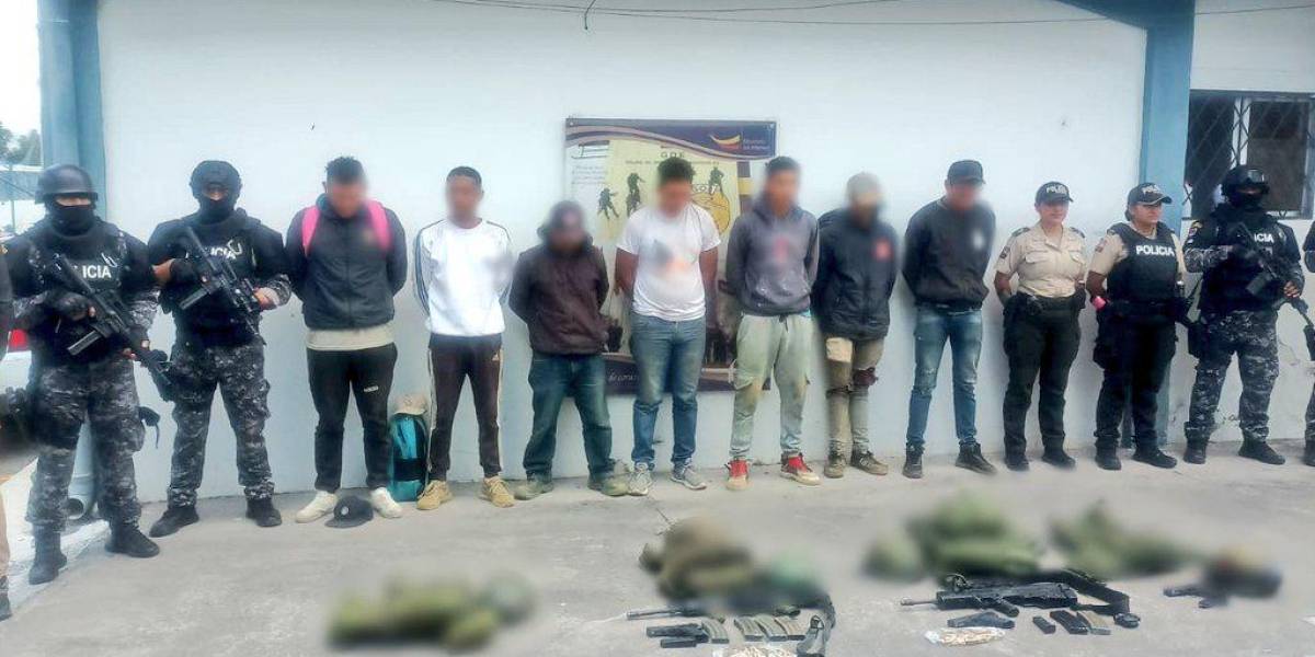 Cinco militares y nueve personas más estarían involucradas en el tráfico ilegal de recursos mineros en Imbabura