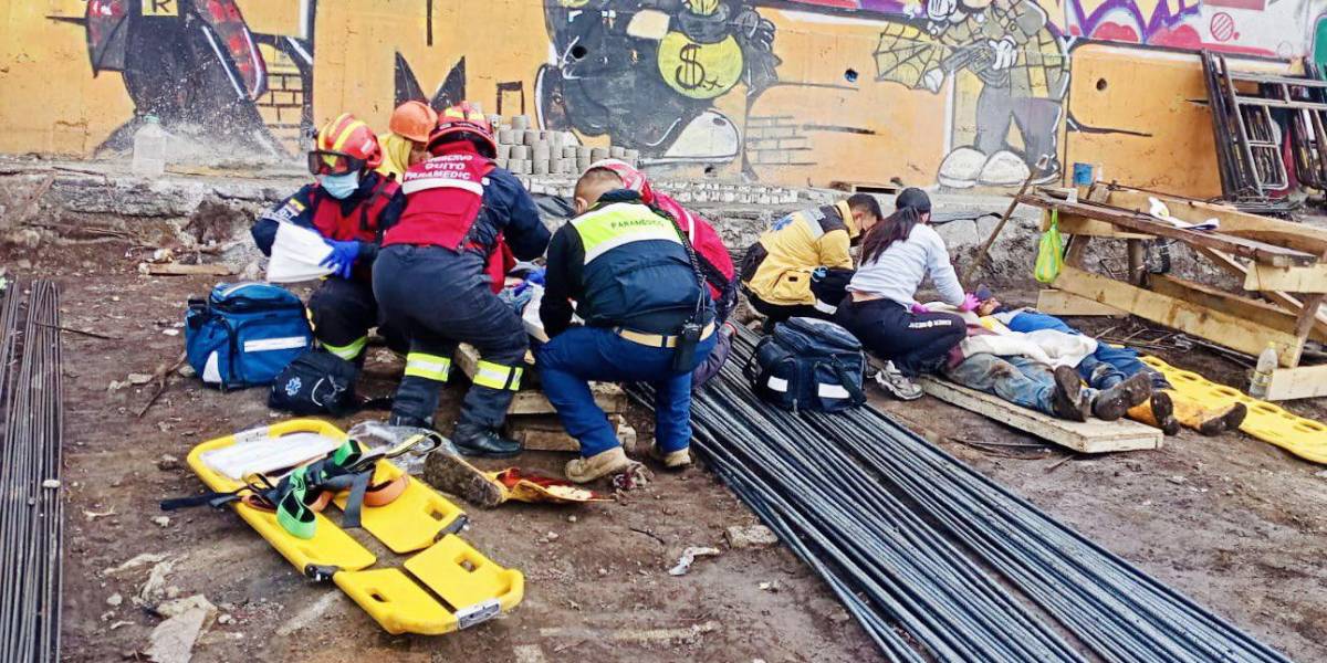 Quito: un fallecido tras el colapso de un muro en el sur de la ciudad