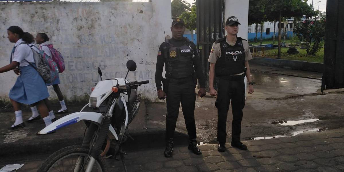 Un sujeto armado fue neutralizado tras irrumpir en una escuela en Sucre, Manabí