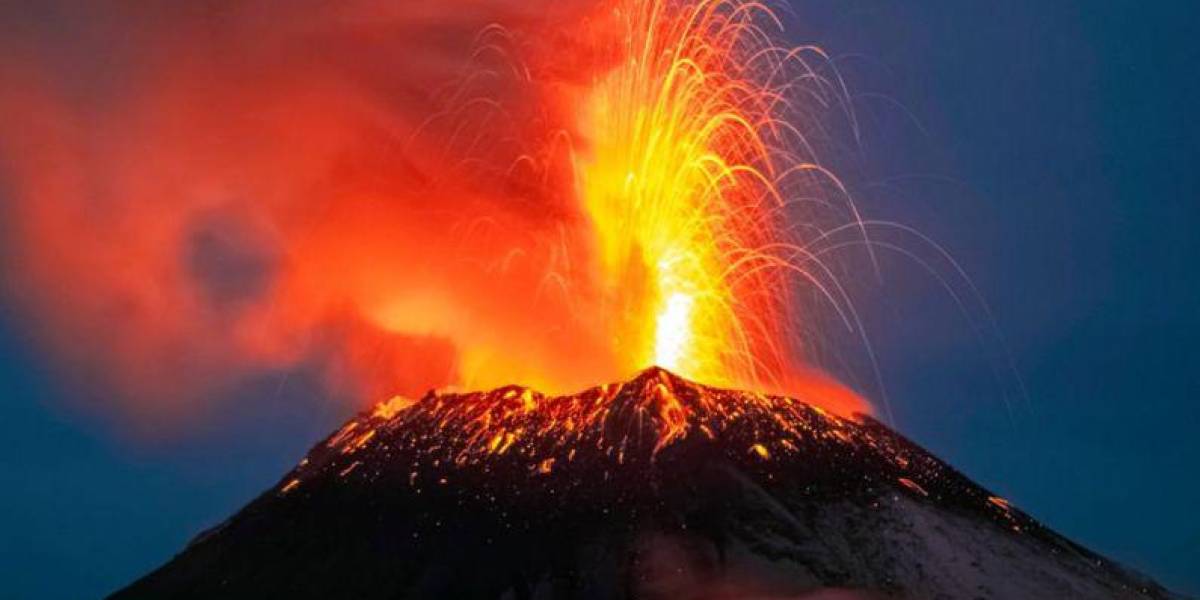 Erupción del Popocatépetl: las espectaculares imágenes del volcán que tiene en alerta a México