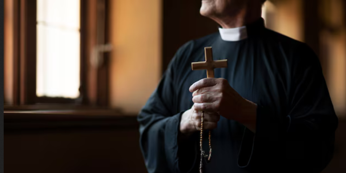 Un sacerdote de Alausí, Chimborazo, va a juicio por haber transformado un bien patrimonial del siglo XIX