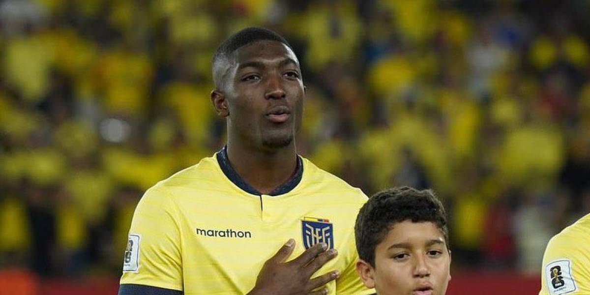 Aston Villa se adelanta en la carrera para fichar a Joel Ordóñez en el 2025