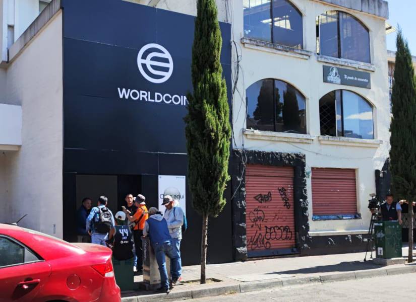En Quito hay tres oficinas de Worldcoin. Una de ellas funciona entre las calles Reina Victoria y José Calama, en el norte de la ciudad.