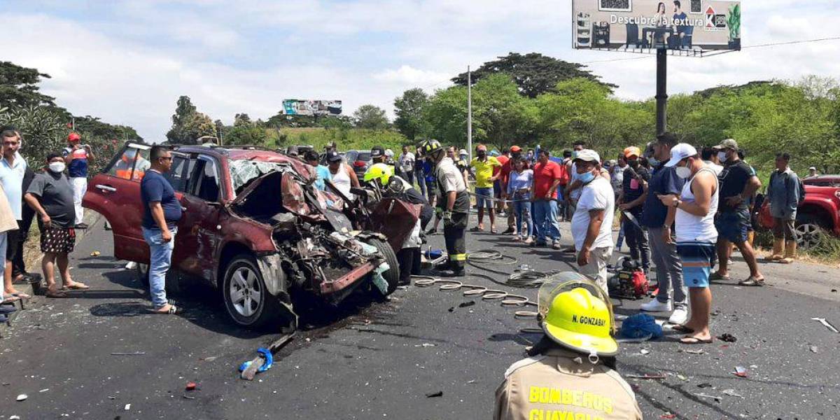 Accidente en la vía Guayaquil-Salinas deja cinco heridos