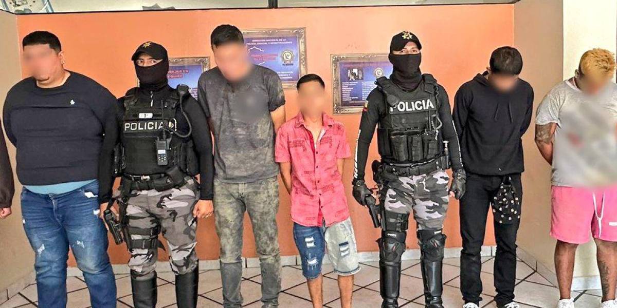 Cinco hombres fueron detenidos por robar USD 25 000 en una casa de Portoviejo, Manabí