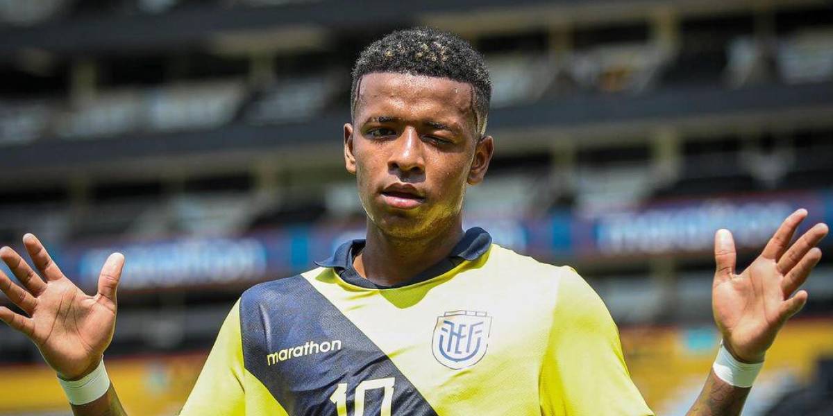 (VIDEO) La emotiva celebración de la madre de Kenny Arroyo por el debut de su hijo en la selección de Ecuador