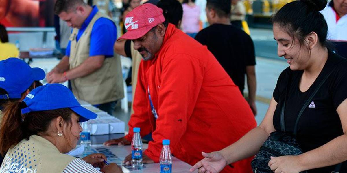 La Alcaldía de Guayaquil habilita otro periodo para obtener la tarjeta La Guayaca