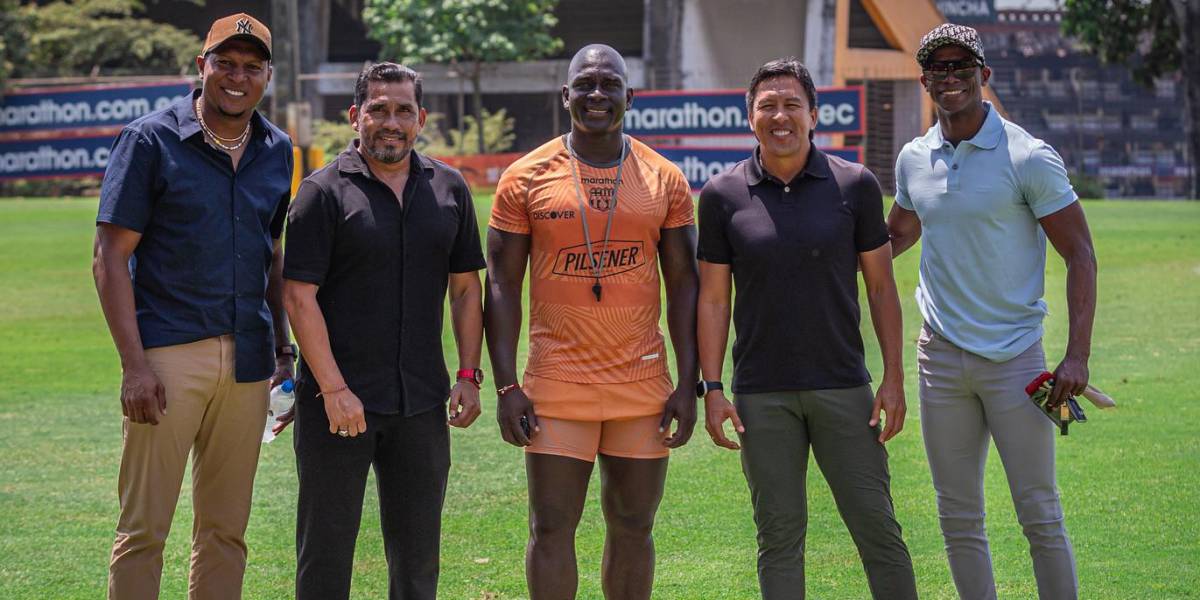 Glorias de Barcelona SC visitaron el entrenamiento antes del Clásico del Astillero