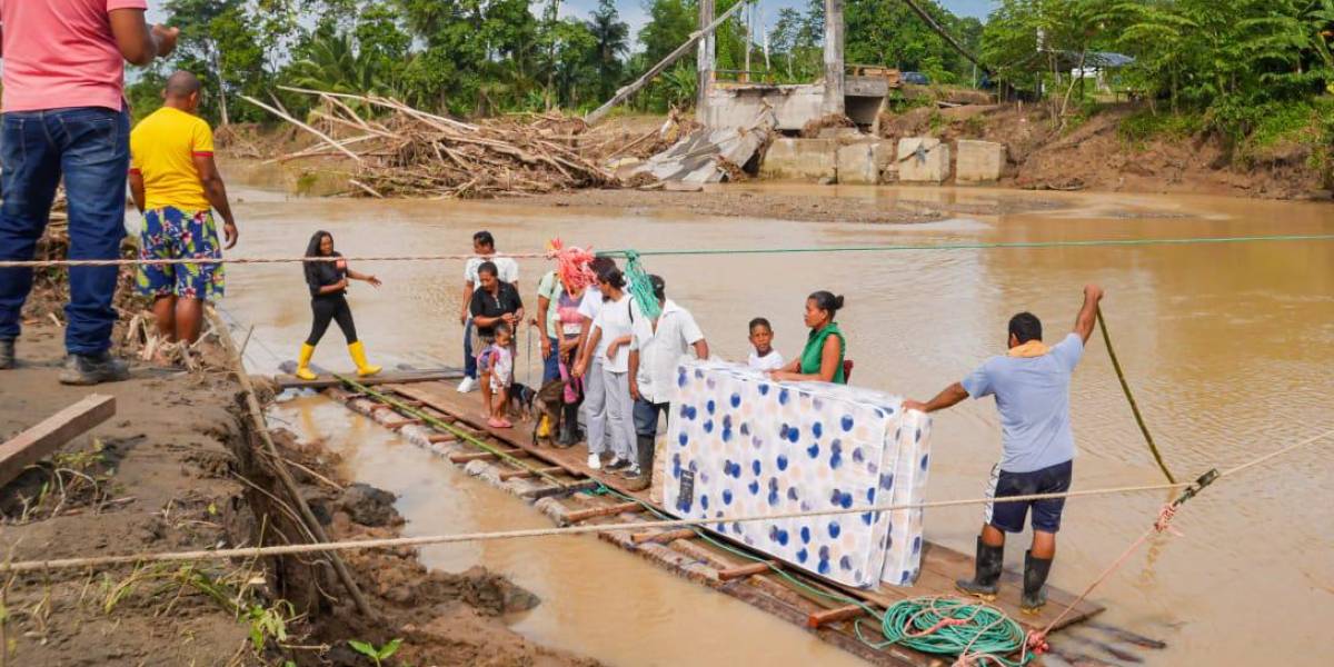 Inundaciones en Esmeraldas: 15.000 habitantes de Muisne no tienen servicio de agua potable