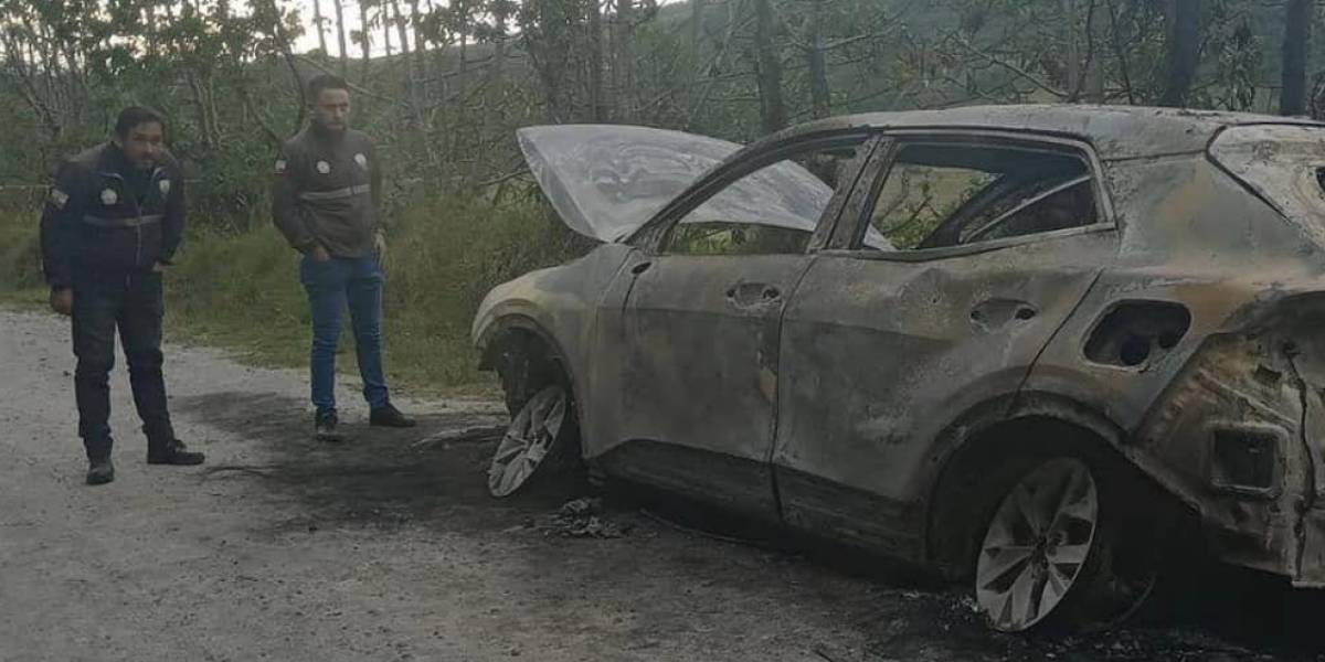 Fabián Arcos | El carro del sacerdote asesinado en Ambato apareció quemado en Quito