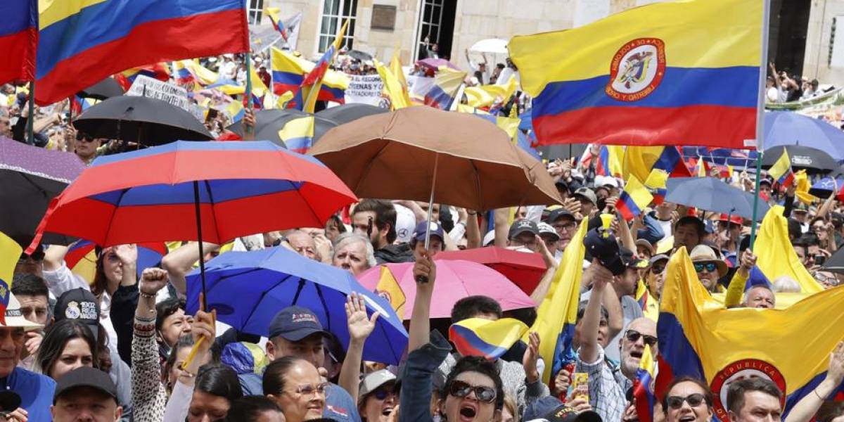 Colombia: marchas contra el gobierno de Gustavo Petro en las principales ciudades