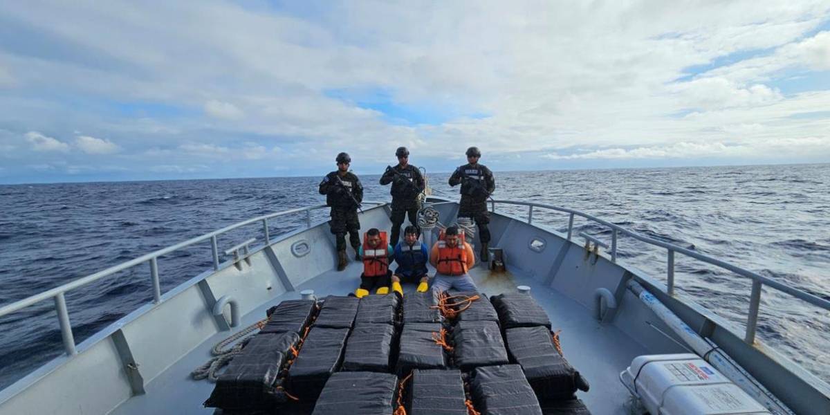 Tres ecuatorianos que transportaban droga fueron detenidos por la Marina de El Salvador