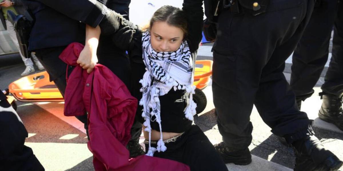 Greta Thunberg es detenida en Bruselas en una protesta contra combustibles fósiles