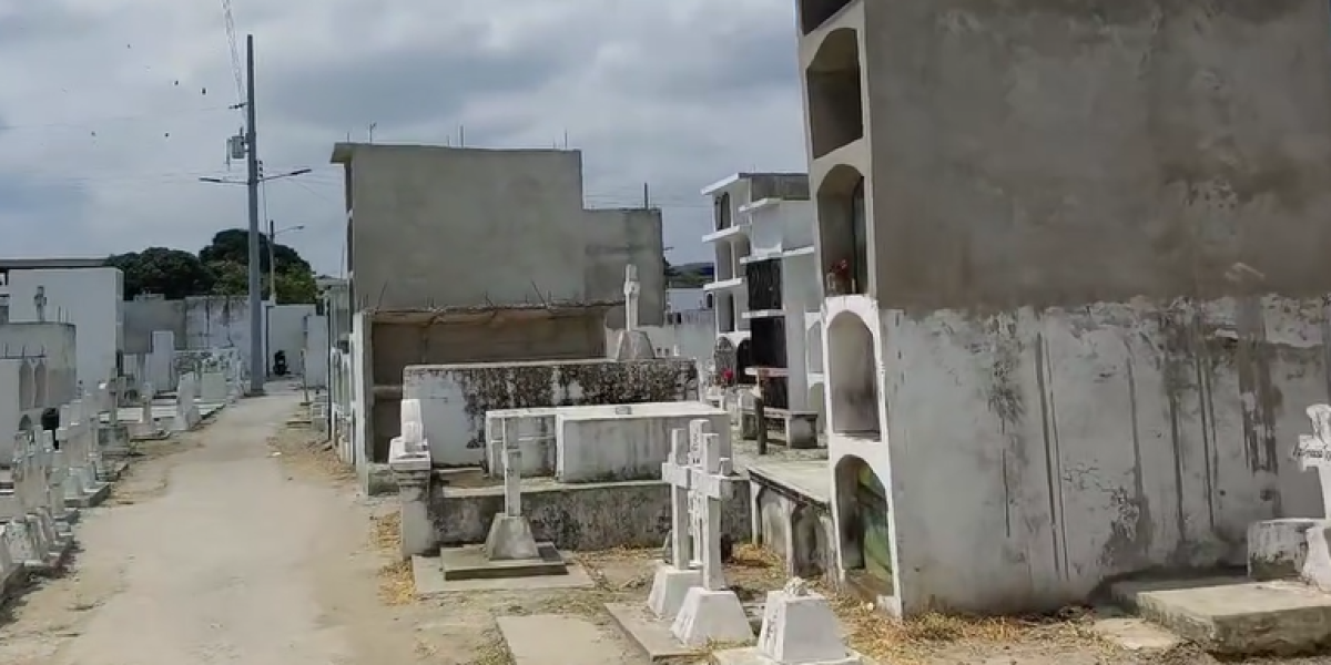 El cadáver de un hombre fue exhumado, mutilado y sus partes fueron abandonadas en varios sectores de Portoviejo