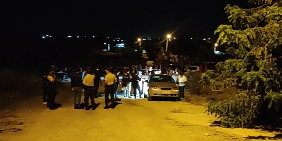Hallan cuatro cadáveres humanos dentro de un vehículo, en Santa Elena