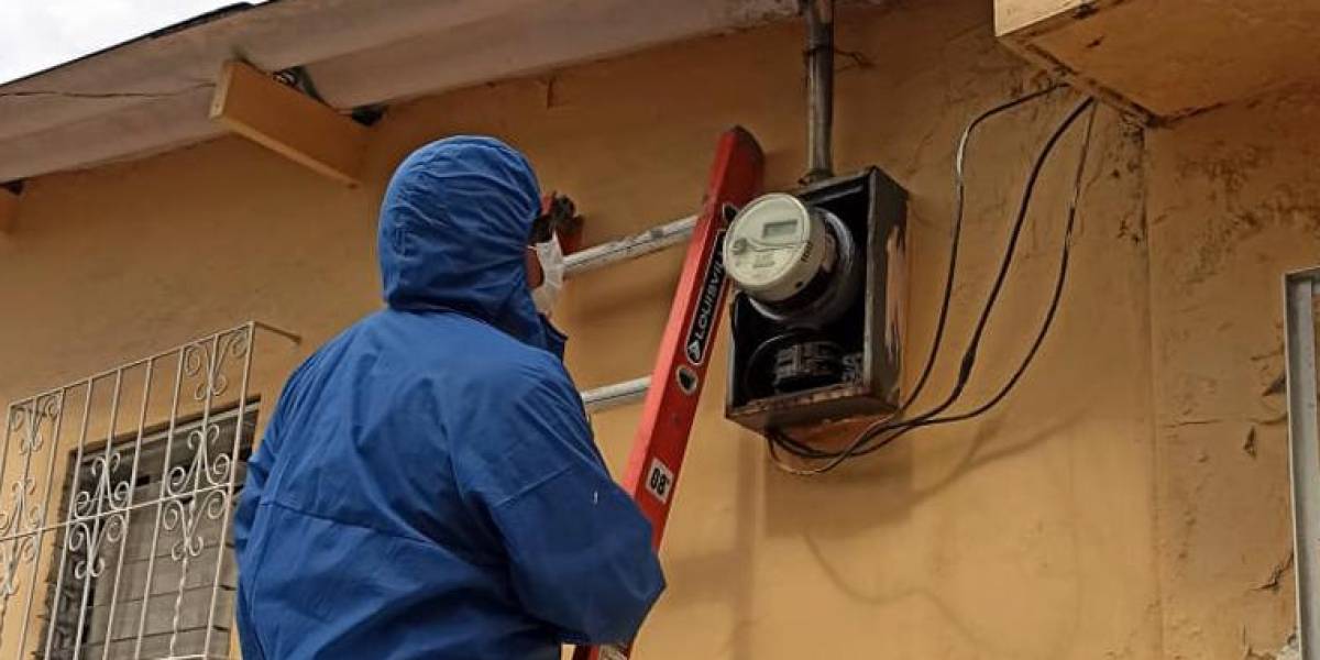 Gobierno ordena que por 60 días no se corte el servicio eléctrico de usuarios residenciales