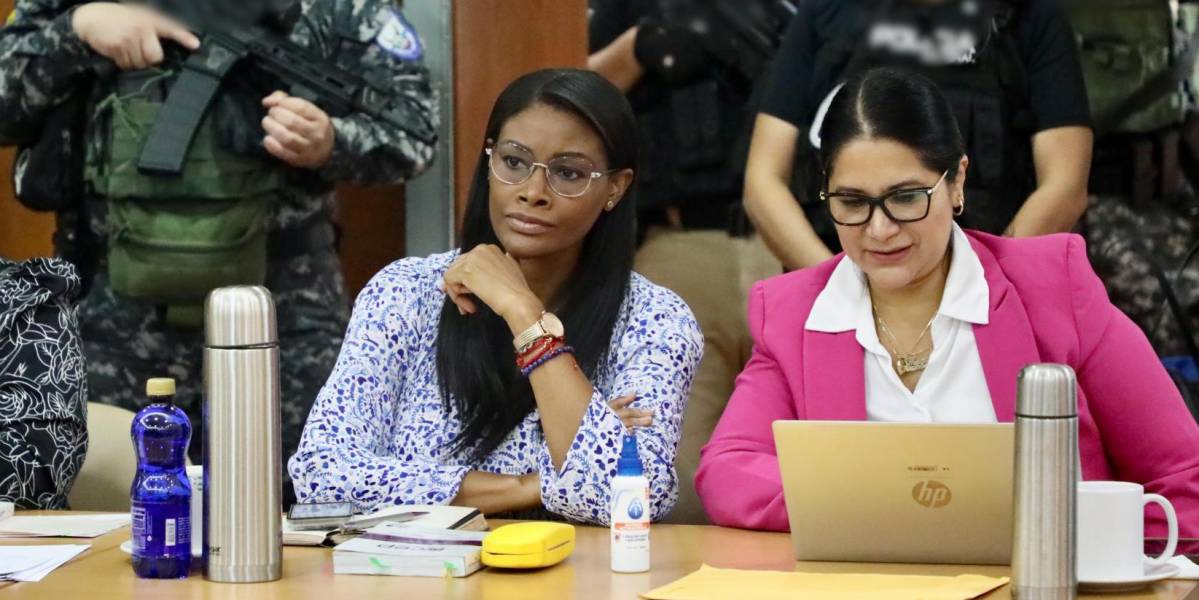 Diana Salazar destaca el respaldo de los ecuatorianos tras el archivo de sus juicios políticos