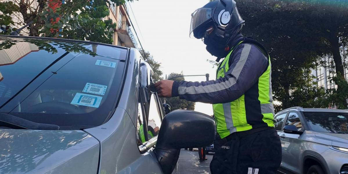 Pico y placa en Quito: estas son las restricciones de movilidad para este martes 1 de octubre