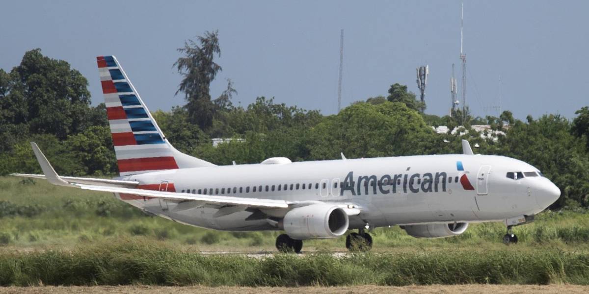 American Airlines reanuda vuelos tras falla técnica en vísperas de Navidad