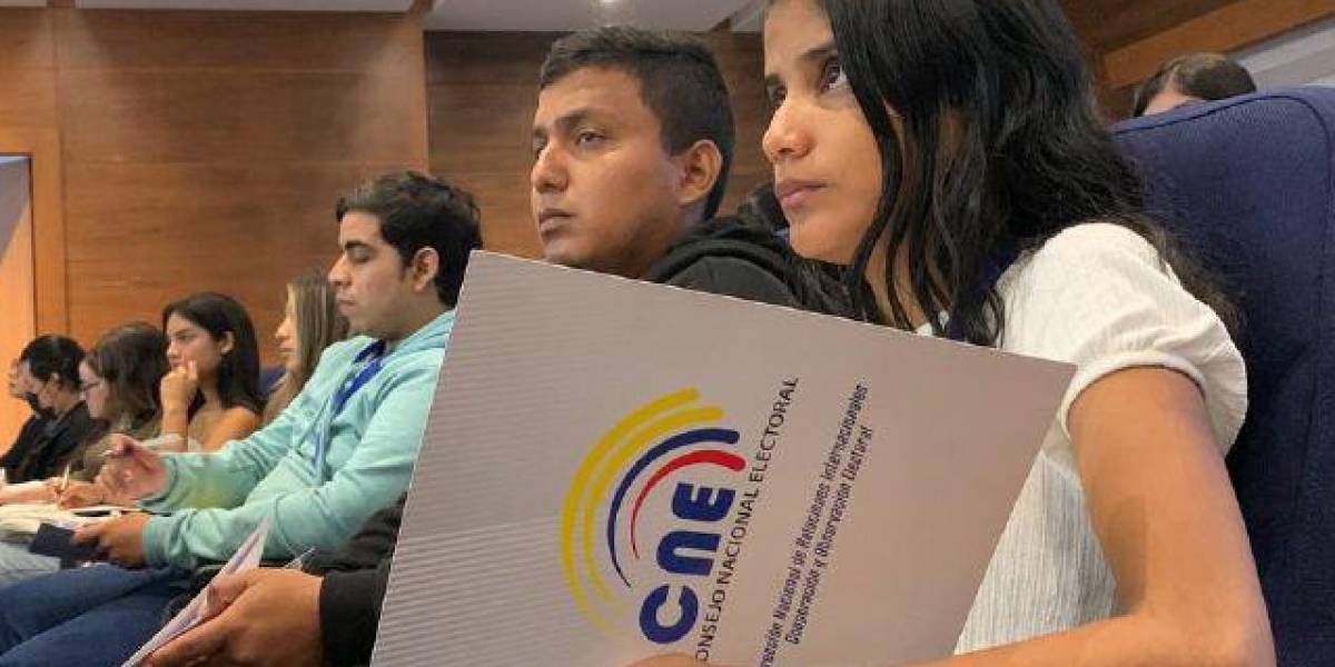 Elecciones Ecuador 2023: el CNE acreditó a 242 observadores nacionales