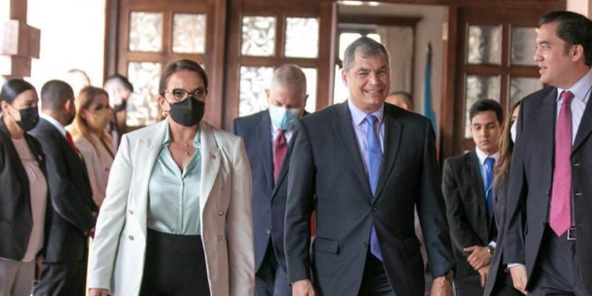 Ecuador emite una enérgica protesta por la invitación de la presidenta de Honduras a Rafael Correa