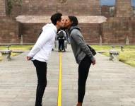 Juan David Borrero y Jasmine Tookes en la Mitad del Mundo