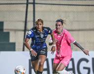 Dragonas IDV en un partido por la Copa Libertadores Femenina