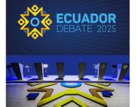 El set que se utilizará durante el debate presidencial 2025.