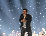 Chayanne, cuyo nombre real es Elmer Figueroa Arce, es un reconocido cantante, bailarín y actor puertorriqueño que ha conquistado al público latinoamericano con sus éxitos musicales y su carisma en el escenario durante décadas