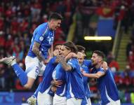 Los jugadores de Italia celebran el gol de Alessandro Bastoni