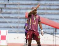 Mathías Acuña celebra un gol con Mushuc Runa por la Liga Pro