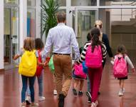 Imagen referencial de niños en el regreso a clases.