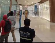 El tumbado de un centro comercial de Machala se desplomó a dos días de su inauguración