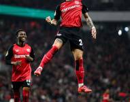 Aleix García celebra su gol con el Bayer Leverkusen ante Elversberg