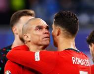 Pepe y Cristiano Ronaldo luego del último partido con la selección portuguesa.