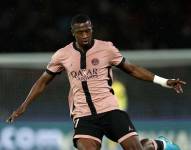 El defensa ecuatoriano, Willian Pacho, en un partido con el PSG