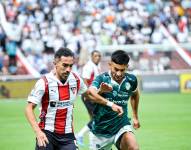 Lisandro Alzugaray en el partido ante Orense por la Liga Pro