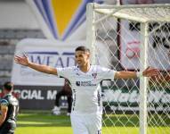 Archivo Álex Arce celebrando gol.