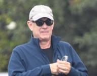 Archivo. Tom Hanks fue visto disfrutando de un día de paseo con su nieta Michaiah en Brentwood, California. Pictured: Tom Hanks, Michaiah