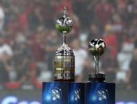 Trofeos de la Copa Libertadores y Sudamericana