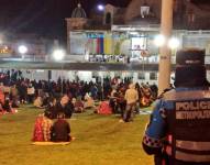 Un grupo de personas en el campo mariano a donde acude la gente tras la peregrinación.