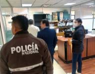 Dos allanamientos se realizaron en Pichincha para investigar un presunto caso de concusión en la Fiscalía