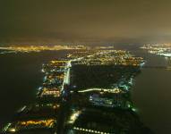 Fotografía aérea de sectores sin luz en Samborondón, cantón vecino de Guayaquil.